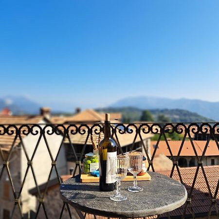 Appartamento Storico Con Giardino Soleggiato - B&B Via Rinaldi Arto Centonara Buitenkant foto