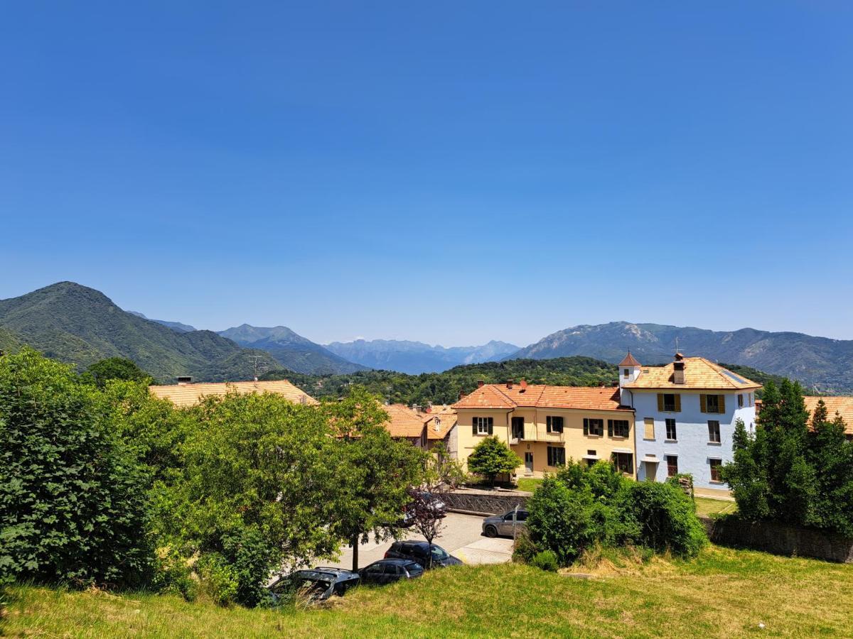 Appartamento Storico Con Giardino Soleggiato - B&B Via Rinaldi Arto Centonara Buitenkant foto