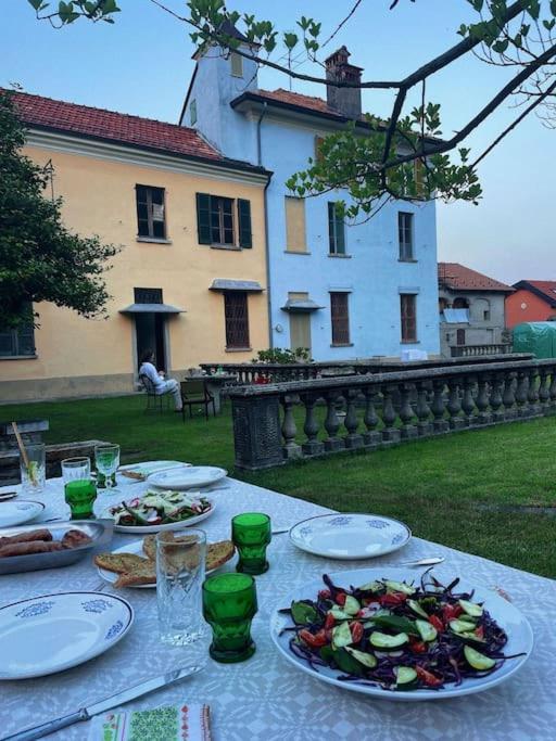 Appartamento Storico Con Giardino Soleggiato - B&B Via Rinaldi Arto Centonara Buitenkant foto