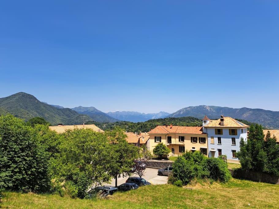 Appartamento Storico Con Giardino Soleggiato - B&B Via Rinaldi Arto Centonara Buitenkant foto