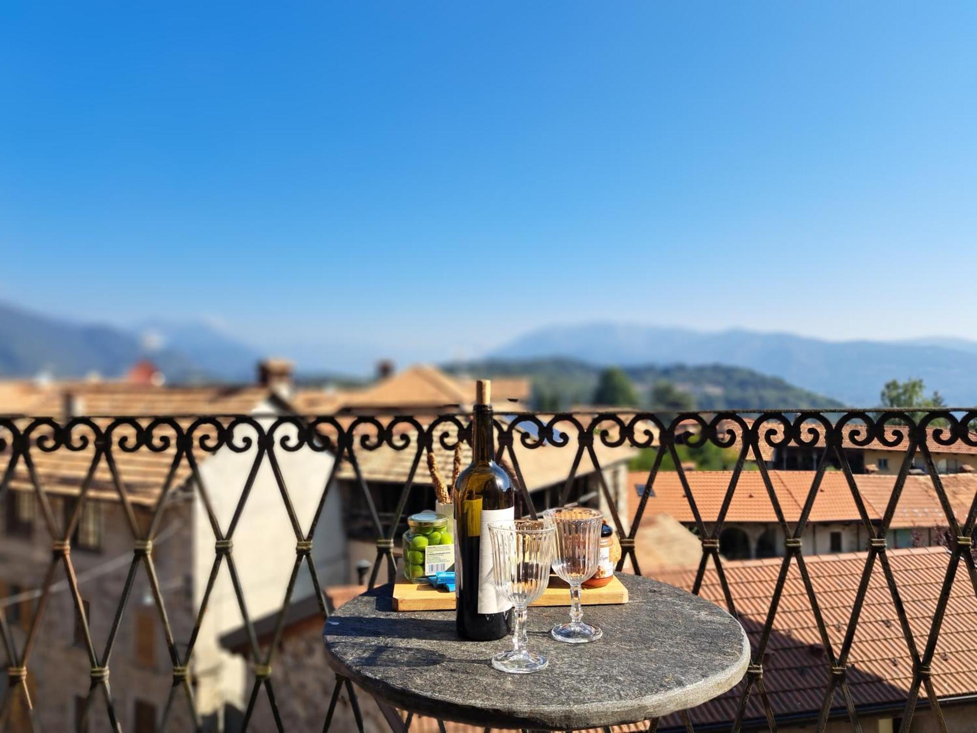 Appartamento Storico Con Giardino Soleggiato - B&B Via Rinaldi Arto Centonara Buitenkant foto
