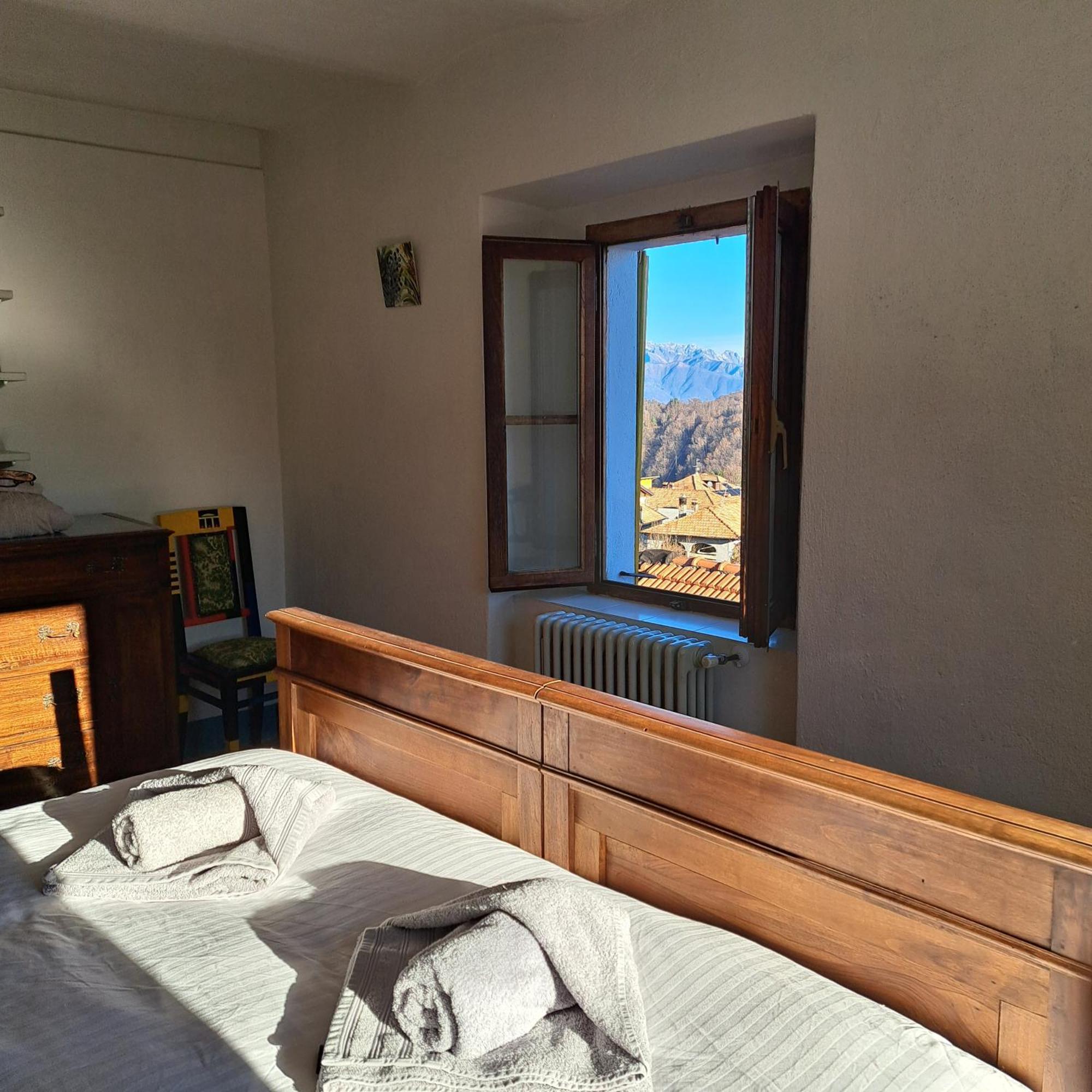 Appartamento Storico Con Giardino Soleggiato - B&B Via Rinaldi Arto Centonara Buitenkant foto