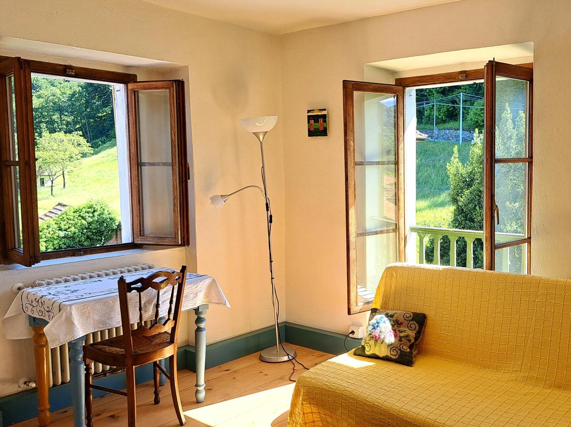 Appartamento Storico Con Giardino Soleggiato - B&B Via Rinaldi Arto Centonara Buitenkant foto